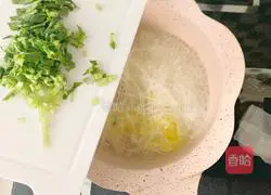 Complementary food for babies over one week old: Recipe for shredded chicken and vegetable noodles 3