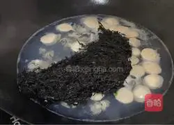 Illustration of how to make seaweed meatballs and oyster soup 5