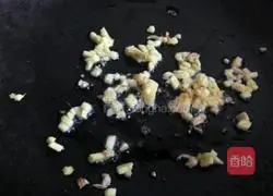 Illustration of how to make old Beijing vegetarian fried noodles 5