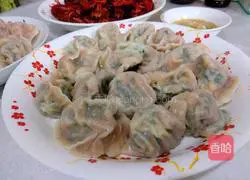 Illustration of how to make vegetarian dumplings with chives and shrimps 7