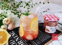 Illustration of how to make lychee lemon ice drink 9