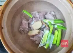 Nutritious and delicious mushroom pork ribs soup recipe 4