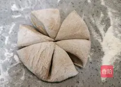 How to make black whole wheat steamed buns Illustration 9