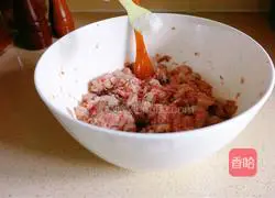 Chives and hairtail fish dumplings#New Year's Eve dinner recipe illustration 7