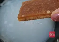 Illustration of making fermented rice and sweet egg soup 3