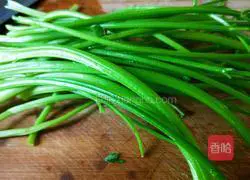 Illustration of how to make homemade dumplings with celery, mushrooms and meat 3