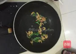 Illustration of how to make shrimp noodle soup 3