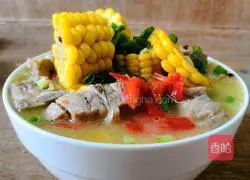 Illustration of how to make pork ribs and corn soup 11