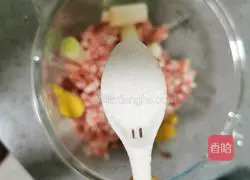 Illustration of how to make lazy meat pie 3