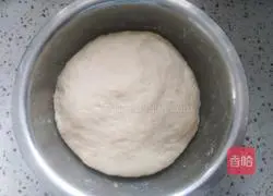 Illustration of how to make salt and pepper rolls 4