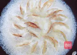 Illustration of how to make fried dumplings with bean-flavored soy milk 6