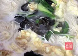 Black Fungus Egg Noodle Soup Illustration 7