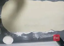 Illustration of how to make silver silk flower rolls 9