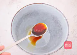 Illustration of how to make shrimp and pork wontons 15