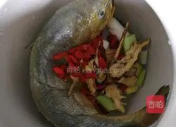 Jian Illustration of how to make spleen and stomach fish soup 4