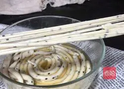 Illustration of how to make homemade seeds 7