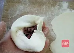 Illustration of how to make bean paste buns 14