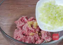 Illustration of how to make coriander meatball soup 3