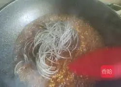 Illustration of how to make minced meat vermicelli 10