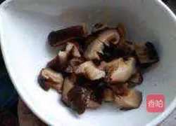 Illustration of how to make tomato and mushroom noodles 2