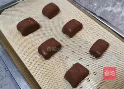 Illustration of how to cut steamed buns with cocoa powder knife 12