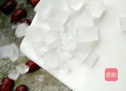 Illustration of how to make rock sugar, white fungus and red date soup 7