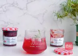 Illustration of how to make raspberry jam and cranberry drink 11