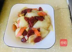 Illustration of how to make fried sausage with onions and carrots 8