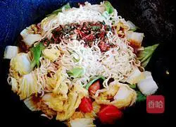 Illustration of how to make fried instant noodles 9