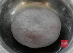 Illustration of how to make black rice noodles steamed buns 6