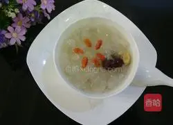 Illustration of how to make red dates and white fungus soup 7
