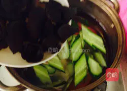 Illustration of how to make vegetarian soup 4