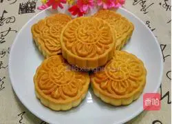 Illustration of how to make egg yolk and bean paste mooncakes 18