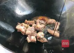 Illustration of how to cook duck meat with potatoes 6