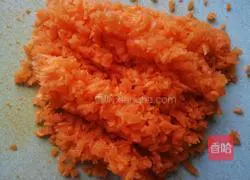 Illustration of how to make carrot and lotus root cake 3