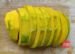 Illustration of how to make pumpkin croissants 1