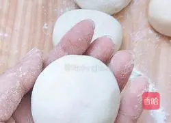 Illustration of how to make mushroom buns 7