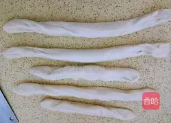 Illustration of how to draw strips on the plate 12