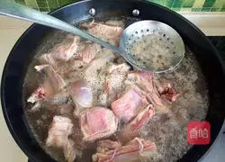 Illustration of how to make stewed mutton powder soup 5