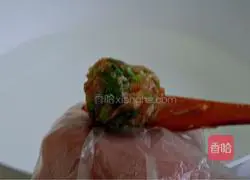 Illustration of how to make coriander meatball soup 14