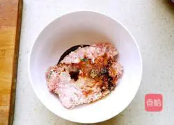 Illustration of how to make meat and three fresh dumplings 4