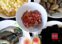 Illustration of how to make sea cucumber, shrimp and clam skin soup 2