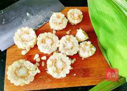 Illustration of how to make bigfoot mushroom corn chicken soup 13