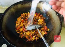 Illustration of how to make mushroom and beef soba noodles 7