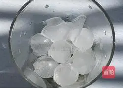 Illustration of how to make matcha milk coffee 6