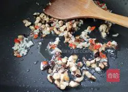  Illustration of how to make Shacha Zhajiang Noodles 5