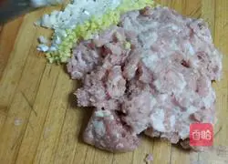 Illustration of how to make Qingbo meatballs 2