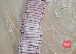 Illustration of how to make dragon fruit hand-rolled noodles 3