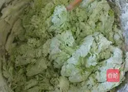 Illustration of how to make spinach hand-rolled noodles 2