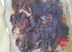 Illustration of how to make two-color red bean-wrapped sugar rolls 6